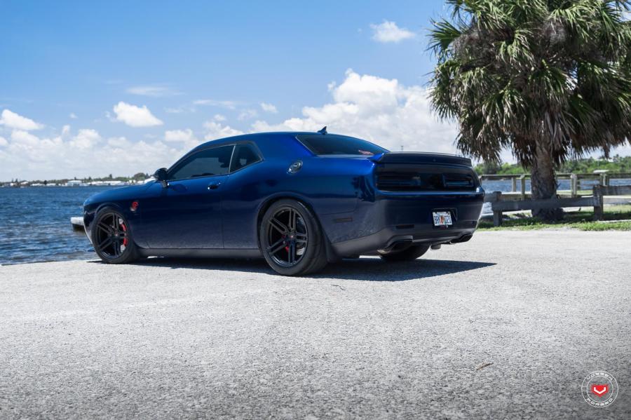 Dodge Challenger SRT on Vossen Wheels (HC-1) 2017 года  (фото 16 из 20)